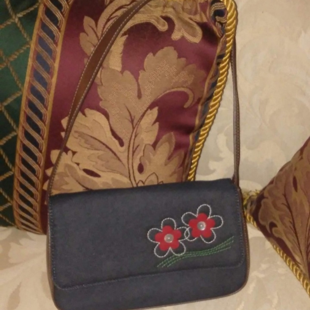 Red Flower Vintage ♧ ~ Free Shipping ☆ NWOT
